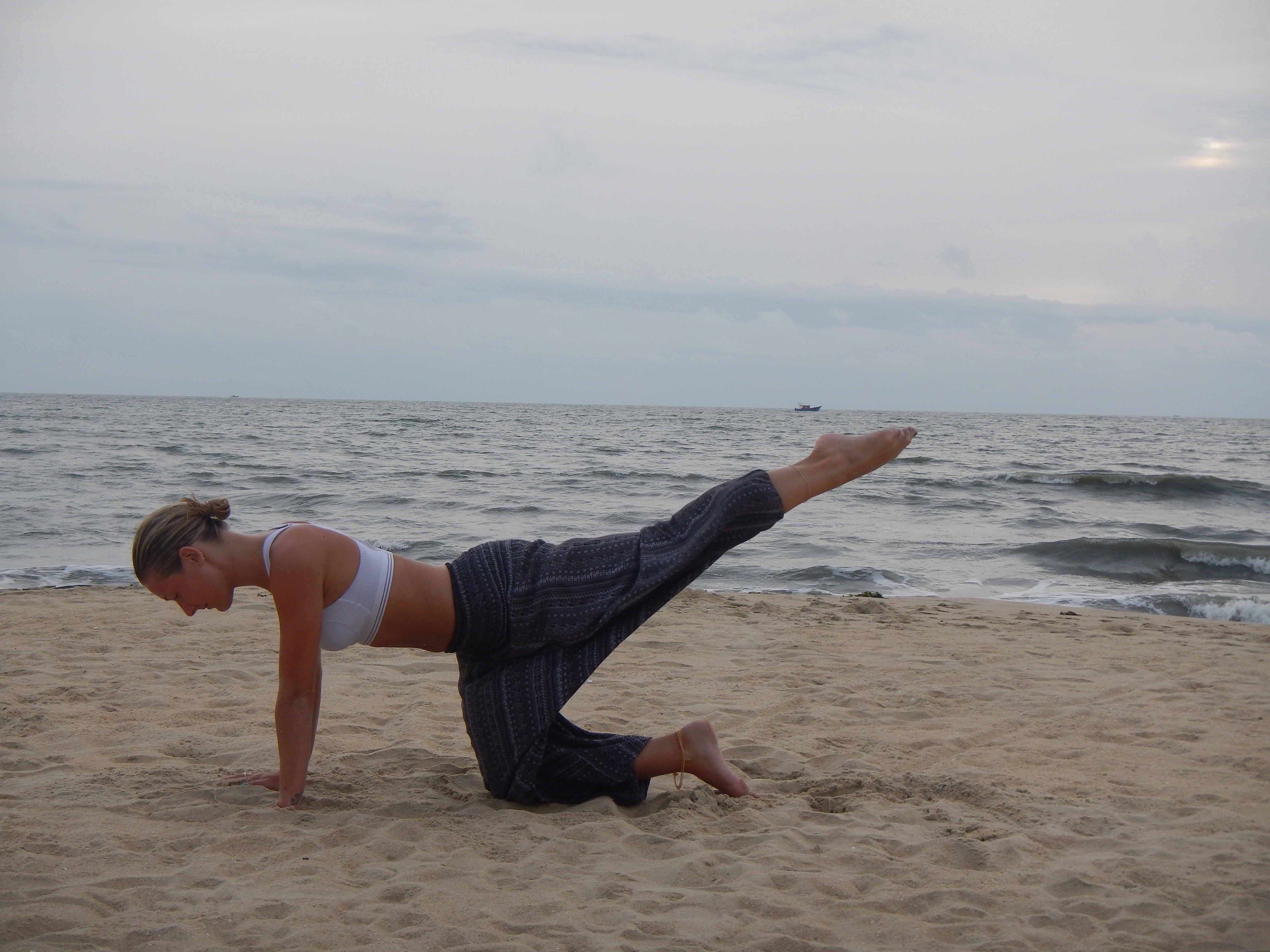 Studio Evasion Pilates et Yoga - Session stretching sur mur 🤸‍♀️ Niveau  débutant Le stretching permet de détendre les muscles, les assouplir, les  décontracter, mais aussi de mettre au repos les articulations